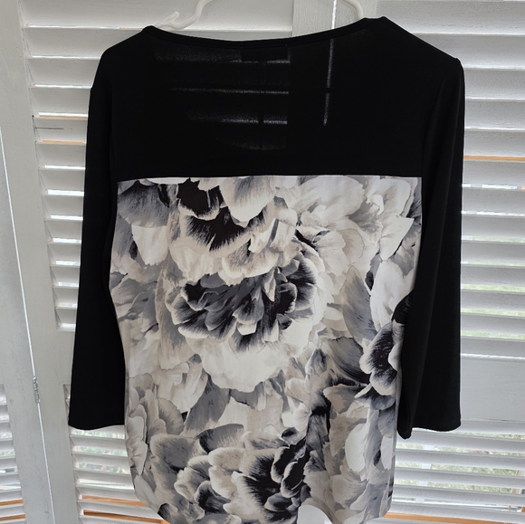 Calvin Klein Women's Top Size M - Picture 8 of 8
